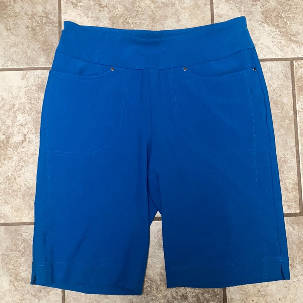 New Tail Shorts - Size 6